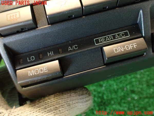 2UPJ-9232846066]クラウン 4ドア ハードトップ(GS131)エアコンスイッチ1 中古_2