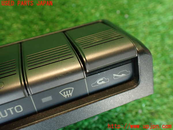 2UPJ-9232846306]クラウン 4ドア ハードトップ(GS131)スイッチ1(ラジオ　空調) ジャンク_2