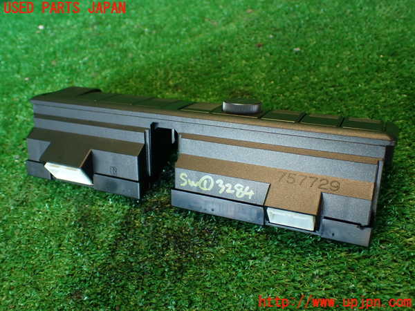 2UPJ-9232846306]クラウン 4ドア ハードトップ(GS131)スイッチ1(ラジオ　空調) ジャンク_3