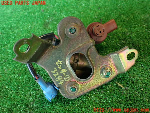 2UPJ-9232846381]クラウン 4ドア ハードトップ(GS131)センサー1 中古 88251-30140_2