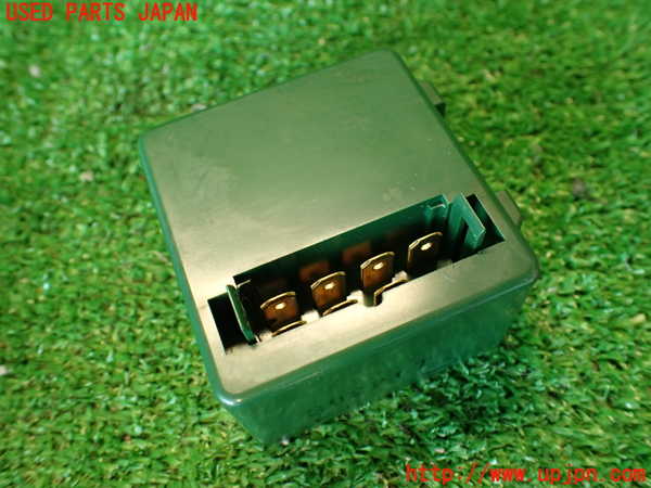 2UPJ-9232846148]クラウン 4ドア ハードトップ(GS131)コンピューター3(ヘッドライトリテーナー) 中古 85961-30040_2