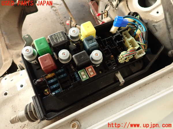 2UPJ-9232846741]クラウン 4ドア ハードトップ(GS131)ヒューズボックス1 中古_3