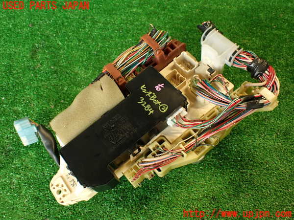 2UPJ-9232846742]クラウン 4ドア ハードトップ(GS131)ヒューズボックス2 中古_2