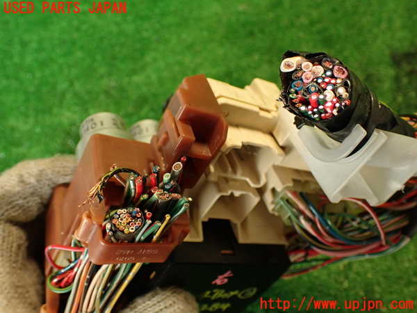 2UPJ-9232846742]クラウン 4ドア ハードトップ(GS131)ヒューズボックス2 中古_3