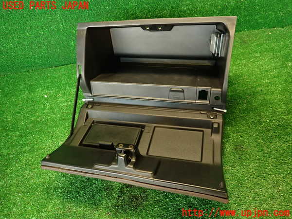 2UPJ-9232847516]クラウン 4ドア ハードトップ(GS131)グローブボックス1 中古_3