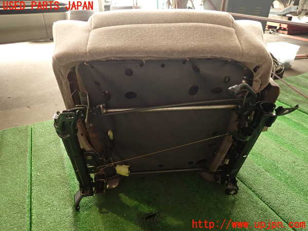 2UPJ-9232847065]クラウン 4ドア ハードトップ(GS131)助手席シート 中古_5