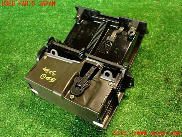 2UPJ-9232847821]クラウン 4ドア ハードトップ(GS131)灰皿1 中古_4