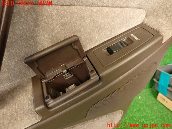 2UPJ-9232841324]クラウン 4ドア ハードトップ(GS131)左後ドア内張り 中古_3