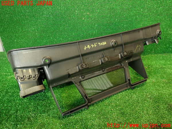 2UPJ-9232847510]クラウン 4ドア ハードトップ(GS131)メーターフード 中古_4