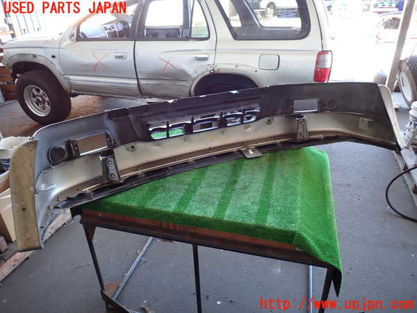2UPJ-9232861010]ハイラックスサーフ(KZN185W)フロントバンパー 中古_5