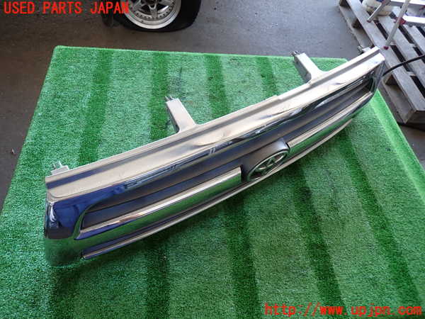 2UPJ-9232861050]ハイラックスサーフ(KZN185W)ラジエターグリル 中古_3