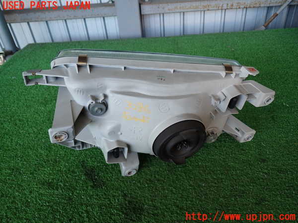 2UPJ-9232861130]ハイラックスサーフ(KZN185W)右ヘッドライト ハロゲン 中古_3
