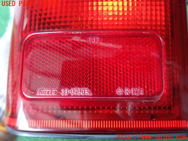2UPJ-9232861536]ハイラックスサーフ(KZN185W)左テールランプ 中古_2