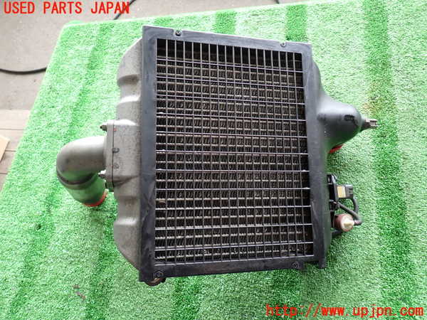 2UPJ-9232862451]ハイラックスサーフ(KZN185W)インタークーラー1 中古_2