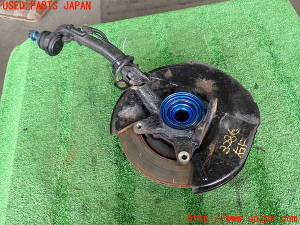 2UPJ-9232864290]ハイラックスサーフ(KZN185W)右フロントナックルハブ (ジャンク品) 中古_2