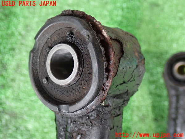 2UPJ-9232865136]ハイラックスサーフ(KZN185W)左フロントアッパーアーム1 (ジャンク品) 中古_2