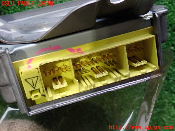 2UPJ-9232866145]ハイラックスサーフ(KZN185W)エアバッグコンピューター 中古_2