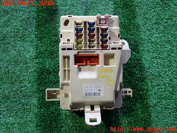 2UPJ-9232866741]ハイラックスサーフ(KZN185W)ヒューズボックス1 中古_2