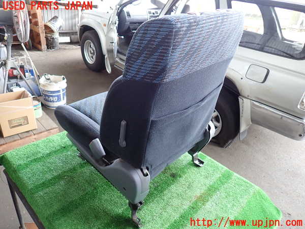 2UPJ-9232867035]ハイラックスサーフ(KZN185W)運転席シート 中古_4