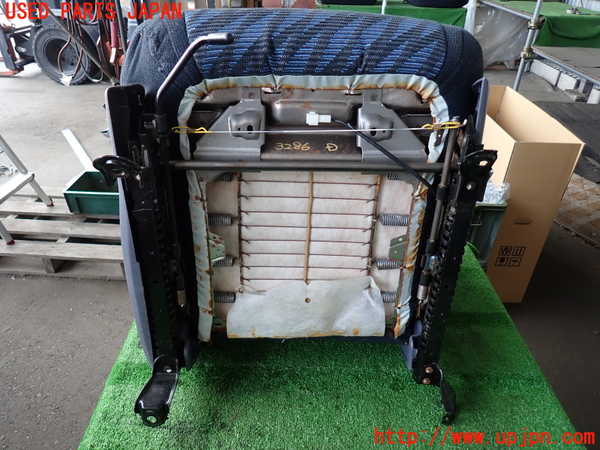 2UPJ-9232867035]ハイラックスサーフ(KZN185W)運転席シート 中古_5