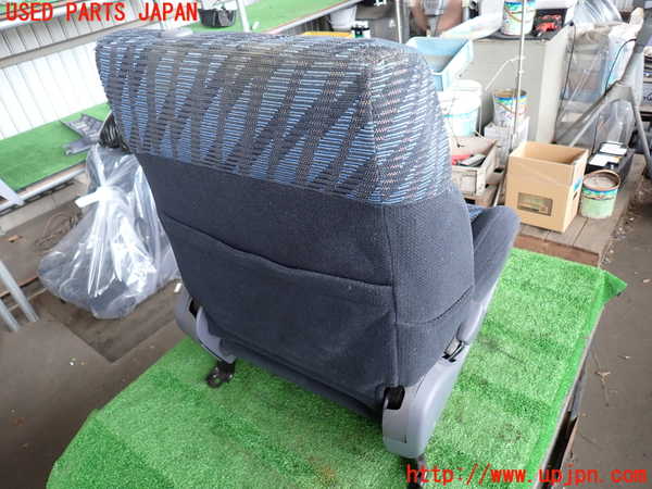2UPJ-9232867065]ハイラックスサーフ(KZN185W)助手席シート 中古_4