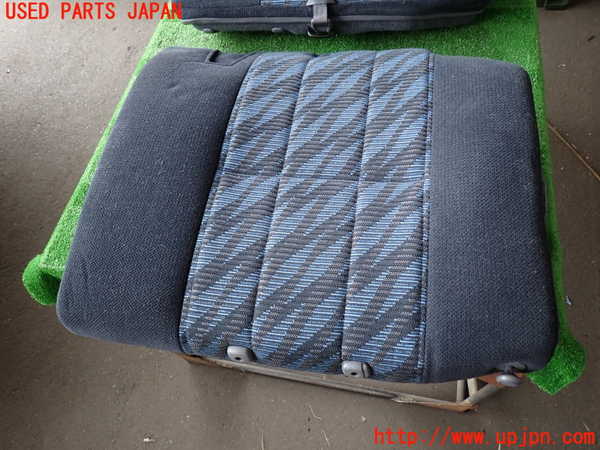 2UPJ-9232867405]ハイラックスサーフ(KZN185W)右リアシート 中古_3