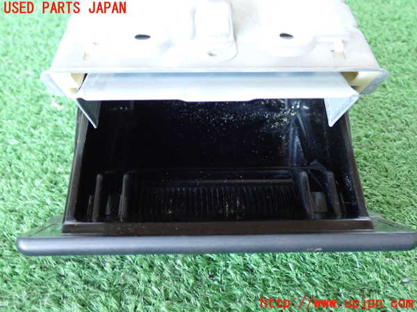 2UPJ-9232867821]ハイラックスサーフ(KZN185W)灰皿1 中古_2