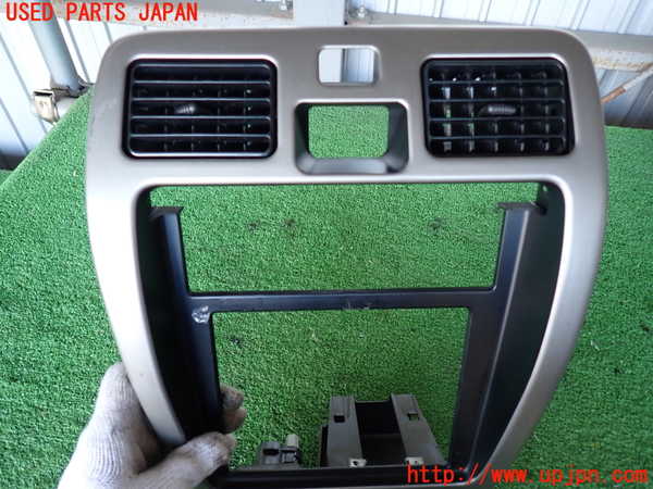 2UPJ-9232867526]ハイラックスサーフ(KZN185W)エアコン吹き出し口1 (真中) 中古_2