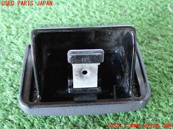 2UPJ-9232867822]ハイラックスサーフ(KZN185W)灰皿2 中古_2