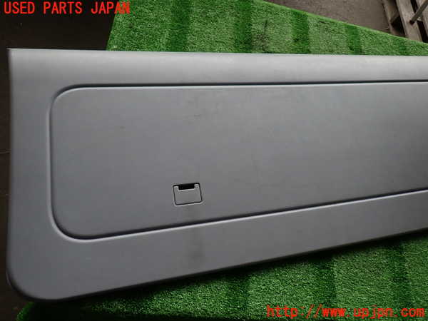 2UPJ-9232861578]ハイラックスサーフ(KZN185W)バックドア内張り 中古_2