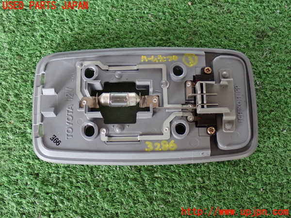 2UPJ-9232866413]ハイラックスサーフ(KZN185W)ルームランプ3 (ラゲッジ真中) 中古_2