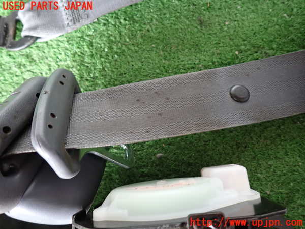 2UPJ-9232867045]ハイラックスサーフ(KZN185W)運転席シートベルト 中古_2