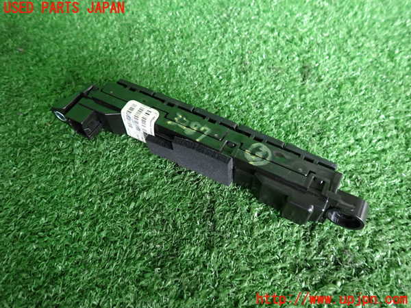 2UPJ-9232876308]マセラティ・ギブリ(MG30A)スイッチ3 (トラクションOFF、走行モード切替、ショックアブソーバー他) 中古_2