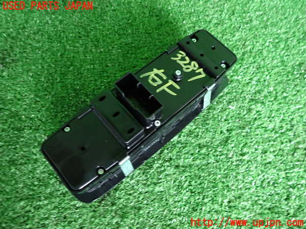 2UPJ-9232876240]マセラティ・ギブリ(MG30A)右前パワーウィンドウスイッチ 中古_2