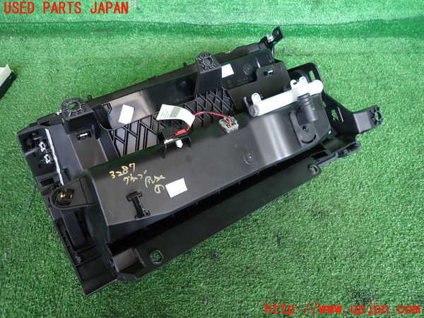 2UPJ-9232877516]マセラティ・ギブリ(MG30A)グローブボックス1 中古_4