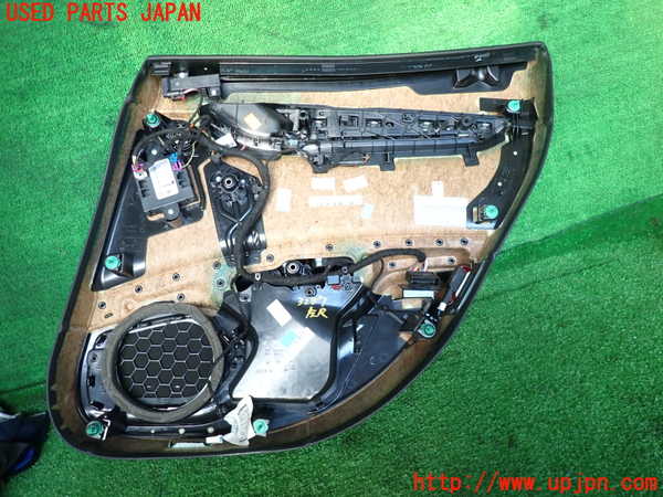 2UPJ-9232871324]マセラティ・ギブリ(MG30A)左後ドア内張り 中古_3