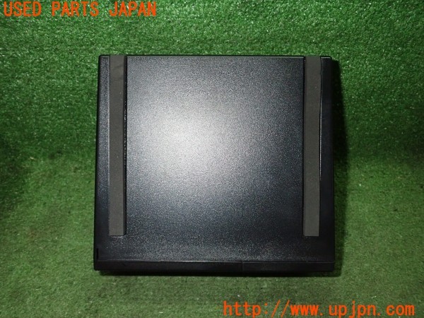 3UPJ=9232880625]アウディ A1 スポーツバック(8XCHZ)純正 パンク修理キット エアコンプレッサー 中古_4