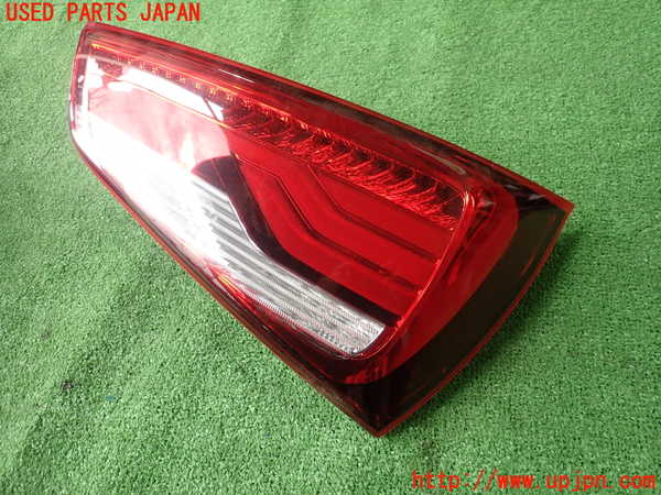1UPJ-9232881530]アウディ・A1 スポーツバック(8XCHZ)右テールランプ 中古_2