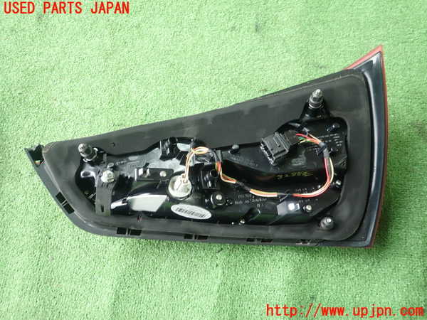 1UPJ-9232881536]アウディ・A1 スポーツバック(8XCHZ)左テールランプ 中古_3