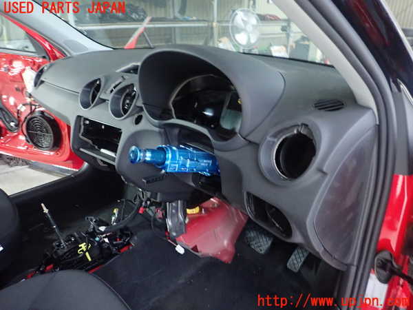 1UPJ-9232887505]アウディ・A1 スポーツバック(8XCHZ)ダッシュボード 中古_2