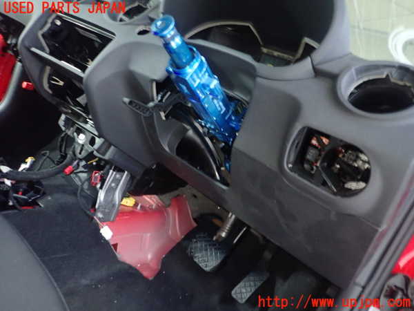 1UPJ-9232887505]アウディ・A1 スポーツバック(8XCHZ)ダッシュボード 中古_3