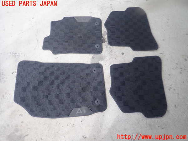 1UPJ-9232887800]アウディ・A1 スポーツバック(8XCHZ)フロアマット 中古_2