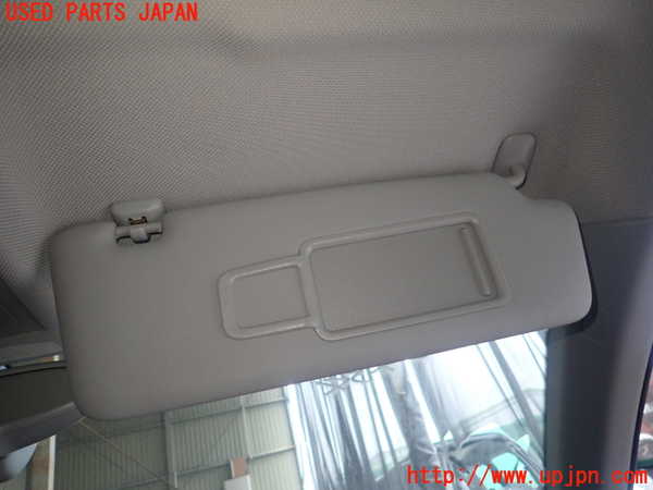 1UPJ-9232887625]アウディ・A1 スポーツバック(8XCHZ)室内サンバイザー右側 中古_2