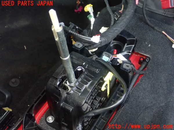 1UPJ-9232887555]アウディ・A1 スポーツバック(8XCHZ)ATシフトレバー 中古_2