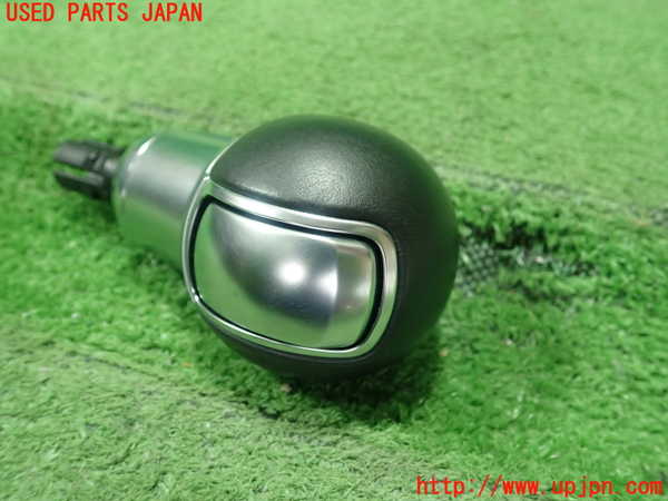 1UPJ-9232887570]アウディ・A1 スポーツバック(8XCHZ)シフトノブ 中古_2