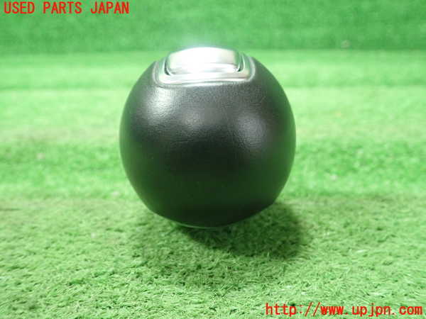1UPJ-9232887570]アウディ・A1 スポーツバック(8XCHZ)シフトノブ 中古_3