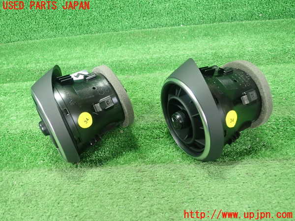 1UPJ-9232887527]アウディ・A1 スポーツバック(8XCHZ)エアコン吹き出し口2 (真中) 中古_2