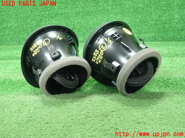 1UPJ-9232887527]アウディ・A1 スポーツバック(8XCHZ)エアコン吹き出し口2 (真中) 中古_3