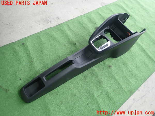 1UPJ-9232887540]アウディ・A1 スポーツバック(8XCHZ)センターコンソール 中古_2