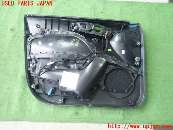 1UPJ-9232881234]アウディ・A1 スポーツバック(8XCHZ)右前ドア内張り 中古_3